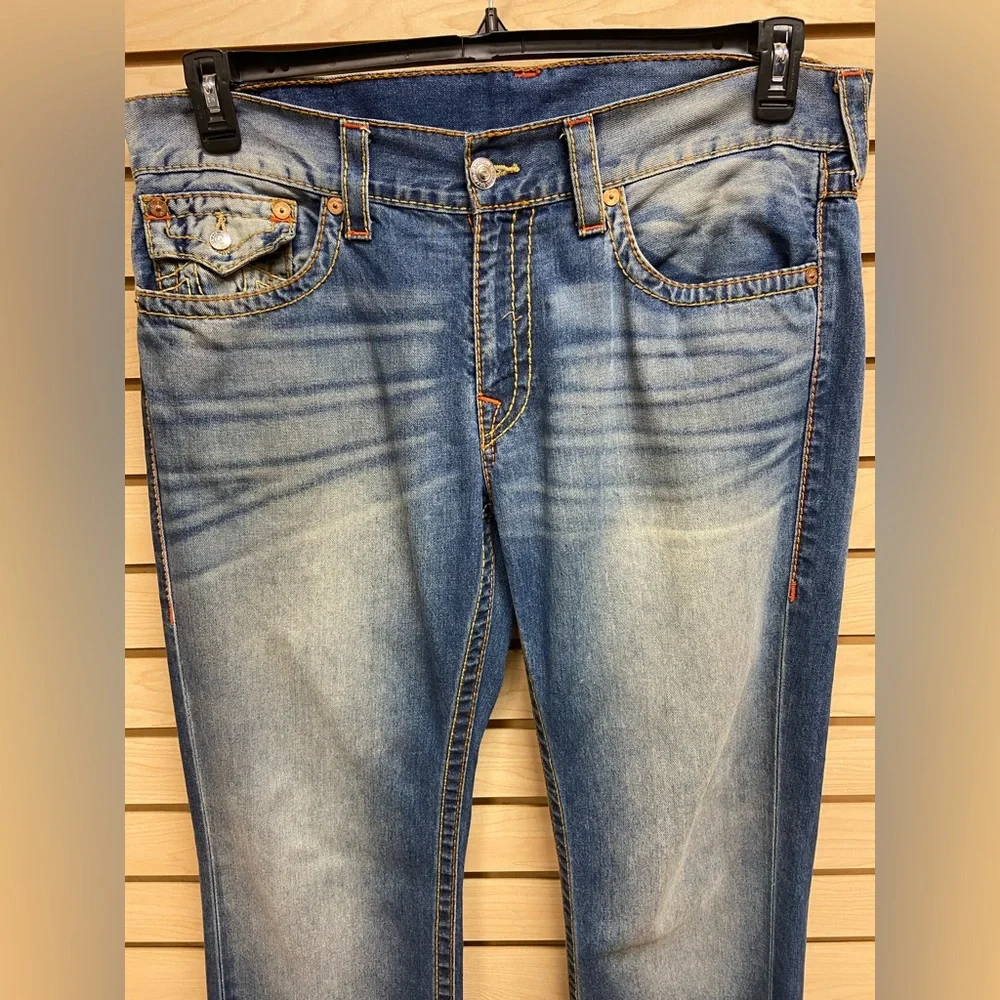 TRUE RELIGION MEN JEANS SIZE 36 INSEAM 26